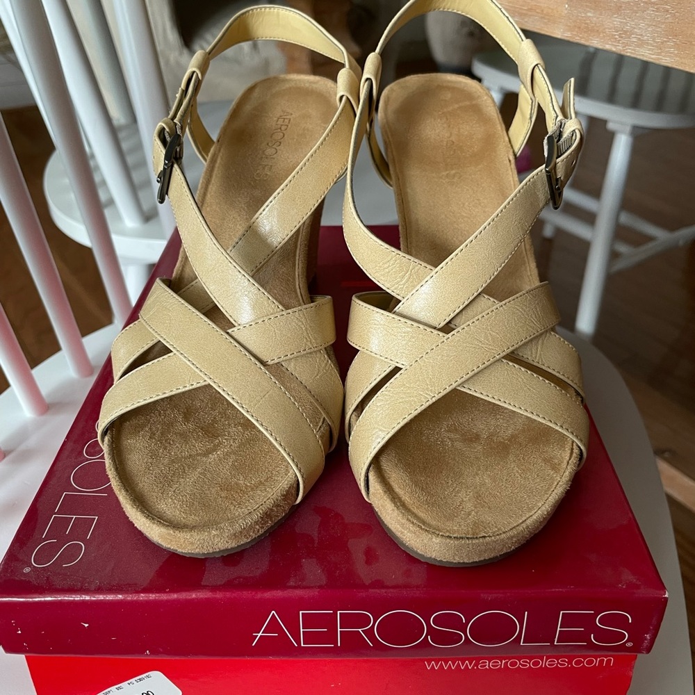 Aerosoles At First Plush Wedge, Bone, 9
